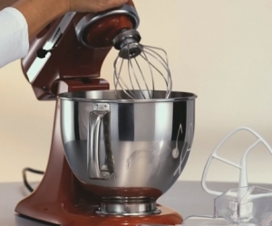 فیلم معرفی همزن KitchenAid Artisan Stand Mixer